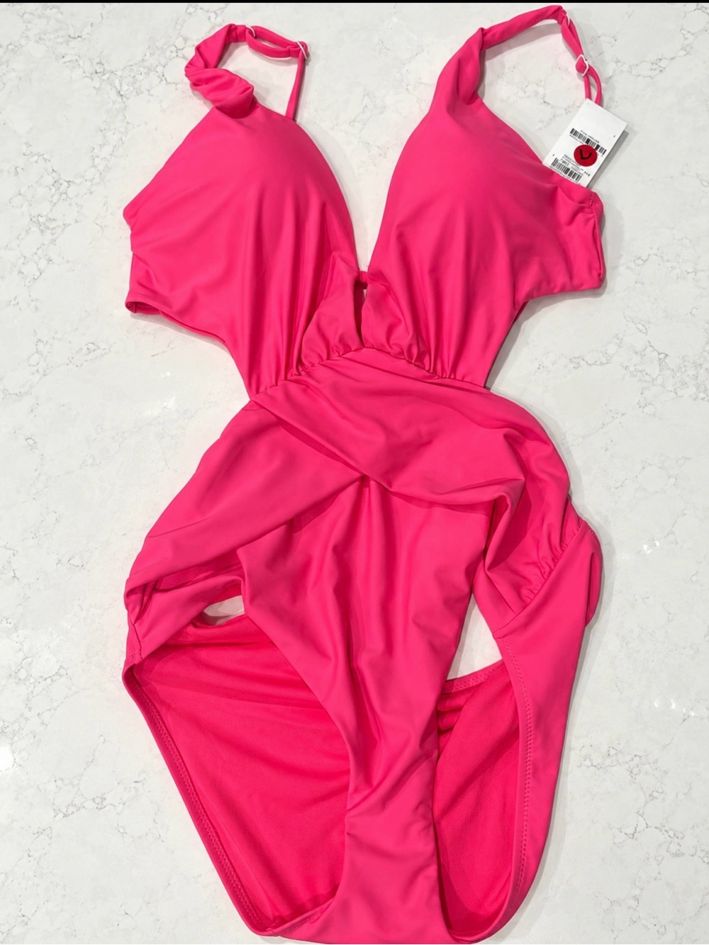 Hot pink 👙 bathing suit 🌺